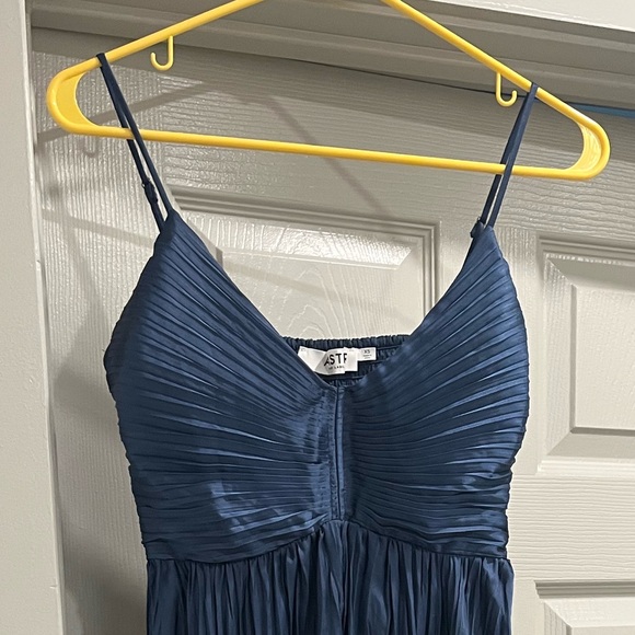 ASTR Maeve Pleated Midi Dress - Slate Blue - Picture 8 of 9